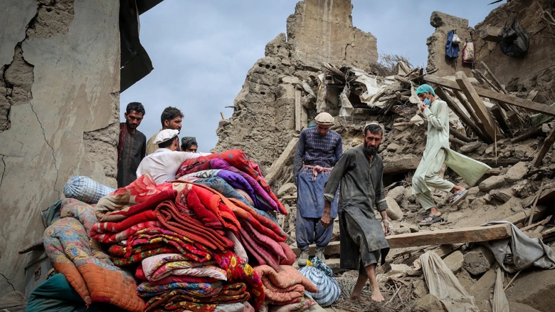 Động đất mạnh ở Afghanistan, &iacute;t nhất 20 người thiệt mạng, 320 người bị thương- Ảnh 1.