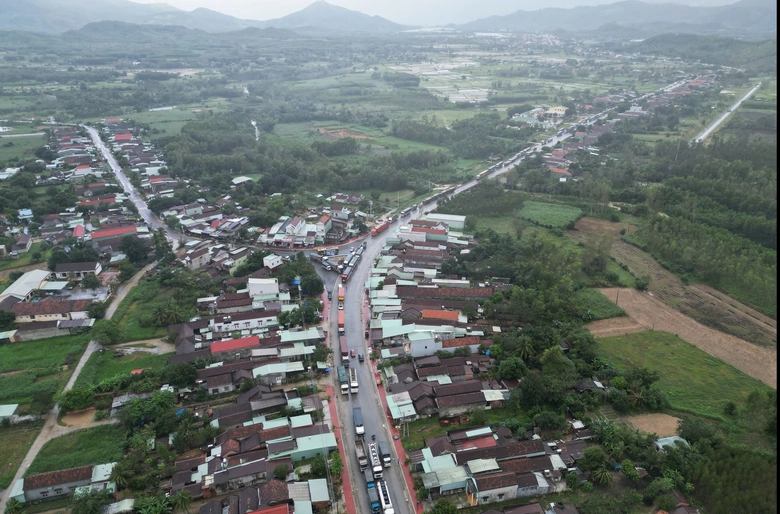 Gia Lai khẩn trương kích hoạt cấp độ ứng phó cao hơn một cấp đối với bão Kalmaegi- Ảnh 4. Gia Lai khẩn trương kích hoạt cấp độ ứng phó cao hơn một cấp đối với bão Kalmaegi- Ảnh 4.