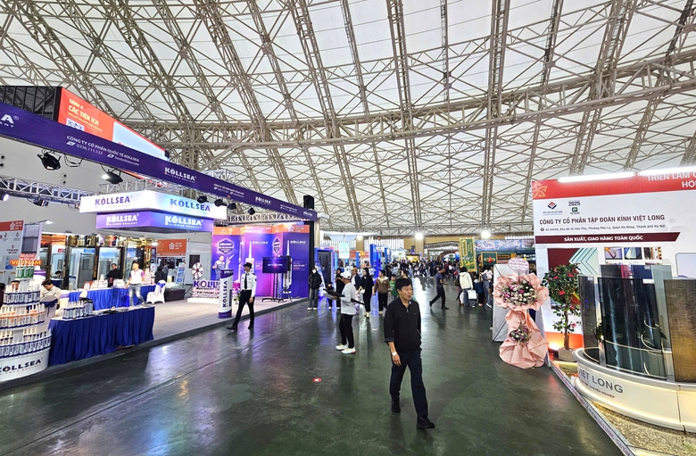 Ngành cửa mang gì tới Hội chợ Mùa Thu 2025?- Ảnh 2. Ngành cửa mang gì tới Hội chợ Mùa Thu 2025?- Ảnh 2.