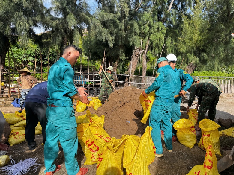 B&atilde;o Kalmaegi &aacute;p s&aacute;t Biển Đ&ocirc;ng, Đ&agrave; Nẵng - Kh&aacute;nh H&ograve;a khẩn trương ph&ograve;ng chống- Ảnh 4.