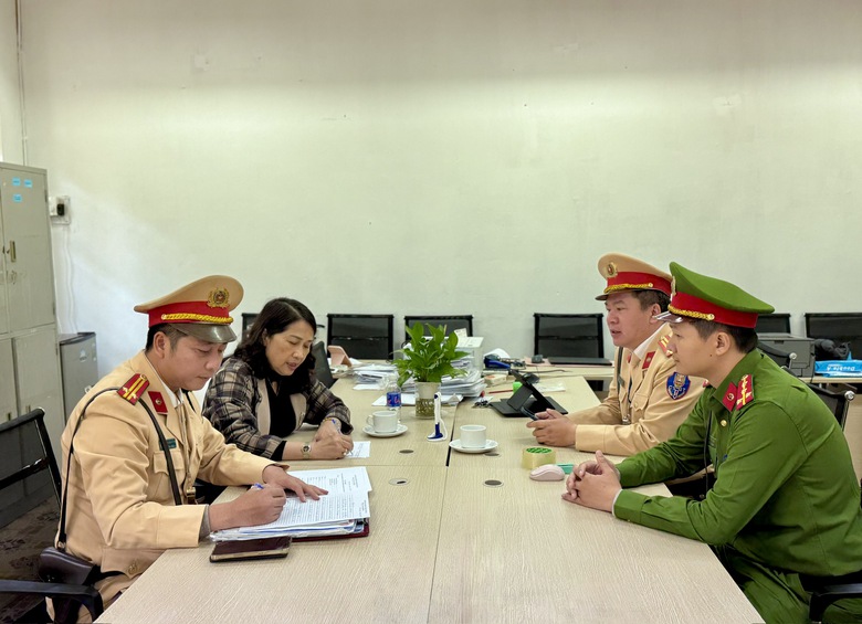 H&agrave; Nội siết chặt b&atilde;i xe quanh trường, xử l&yacute; học sinh vi phạm giao th&ocirc;ng- Ảnh 1.