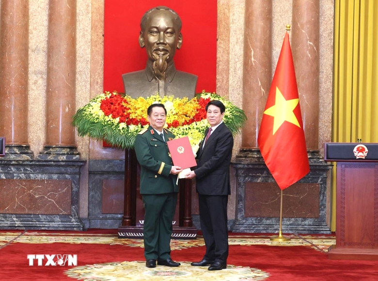 Ông Nguyễn Trọng Nghĩa giữ chức Chủ nhiệm Tổng cục Chính trị, thăng quân hàm Đại tướng- Ảnh 1. Ông Nguyễn Trọng Nghĩa giữ chức Chủ nhiệm Tổng cục Chính trị, thăng quân hàm Đại tướng- Ảnh 1.