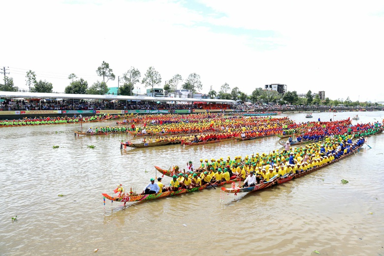 Cần Thơ khai mạc Giải Đua ghe Ngo: 61 đội tranh t&agrave;i, tổng giải thưởng gần 1,5 tỷ đồng- Ảnh 2.