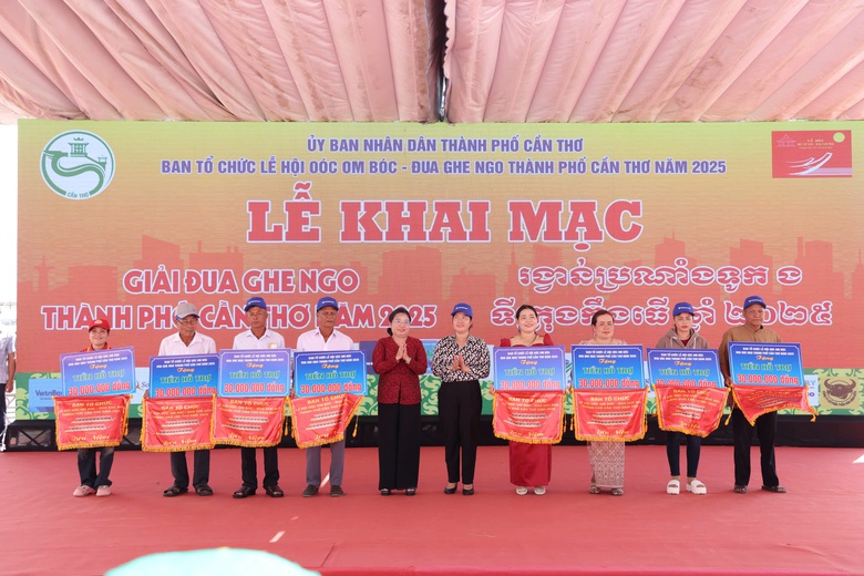 Cần Thơ khai mạc Giải Đua ghe Ngo: 61 đội tranh t&agrave;i, tổng giải thưởng gần 1,5 tỷ đồng- Ảnh 1.