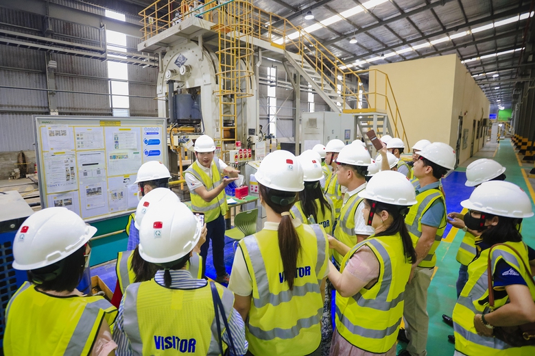 Vật liệu xanh &ldquo;l&eacute;p vế&rdquo; v&igrave; gi&aacute; th&agrave;nh v&agrave; th&oacute;i quen ti&ecirc;u d&ugrave;ng- Ảnh 1.