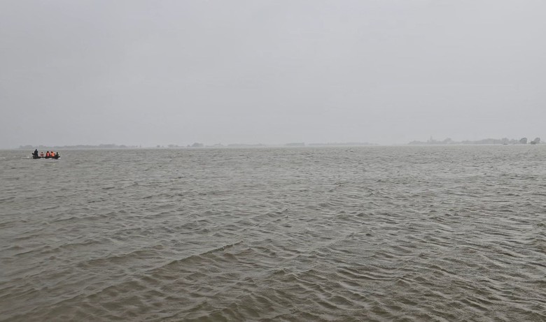 Quảng Trị vẫn còn hàng nghìn hộ dân ngập lụt, gần 18.000 học sinh nghỉ học- Ảnh 11. Quảng Trị vẫn còn hàng nghìn hộ dân ngập lụt, gần 18.000 học sinh nghỉ học- Ảnh 11.