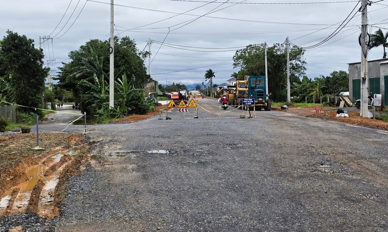 Quảng Trị vẫn còn hàng nghìn hộ dân ngập lụt, gần 18.000 học sinh nghỉ học- Ảnh 10. Quảng Trị vẫn còn hàng nghìn hộ dân ngập lụt, gần 18.000 học sinh nghỉ học- Ảnh 10.