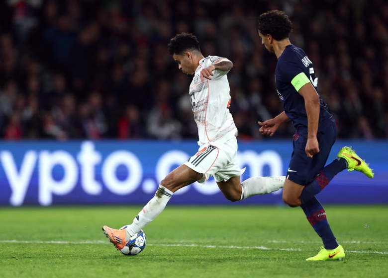 Chơi thiếu người, Bayern Munich vẫn đ&aacute;nh bại PSG tại Champions League- Ảnh 1.
