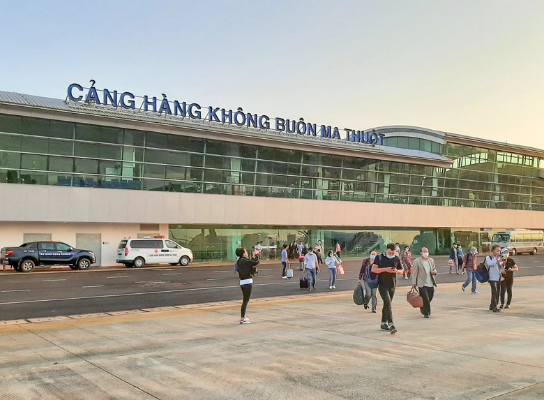 Cảng vụ hàng không miền Trung sẽ quản lý sân bay Buôn Ma Thuột từ ngày 1/12- Ảnh 1. Cảng vụ hàng không miền Trung sẽ quản lý sân bay Buôn Ma Thuột từ ngày 1/12- Ảnh 1.