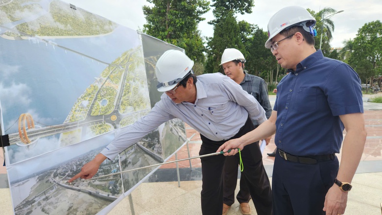 Quảng Ng&atilde;i th&uacute;c tiến độ v&agrave; giải ng&acirc;n c&aacute;c dự &aacute;n hạ tầng tổng mức đầu tư gần 4.000 tỷ đồng- Ảnh 2.