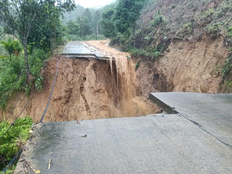 Lũ vừa r&uacute;t, Quảng Ng&atilde;i lại phải tất bật ứng ph&oacute; với b&atilde;o- Ảnh 2.