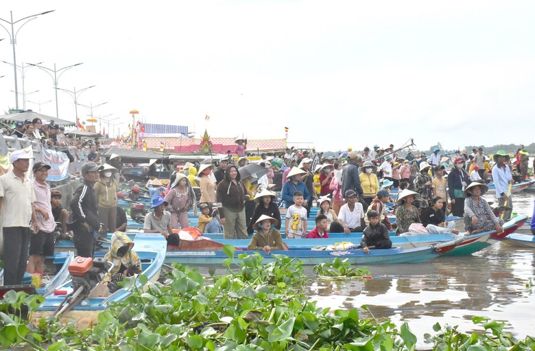 Khai mạc ng&agrave;y hội Văn h&oacute;a, Thể thao v&agrave; Du lịch đồng b&agrave;o Khmer tỉnh An Giang lần thứ XVII- Ảnh 5.