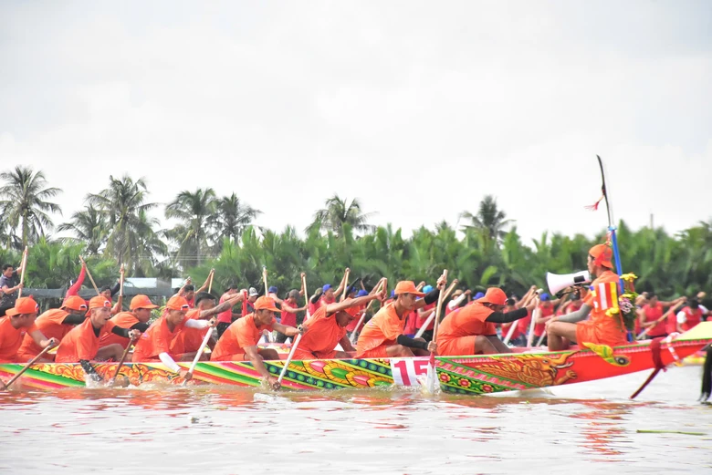 Khai mạc ng&agrave;y hội Văn h&oacute;a, Thể thao v&agrave; Du lịch đồng b&agrave;o Khmer tỉnh An Giang lần thứ XVII- Ảnh 4.