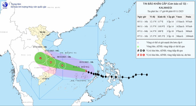 Bố trí lực lượng ứng trực sẵn tại các địa bàn trọng yếu ứng phó bão số 13- Ảnh 1. Bố trí lực lượng ứng trực sẵn tại các địa bàn trọng yếu ứng phó bão số 13- Ảnh 1.