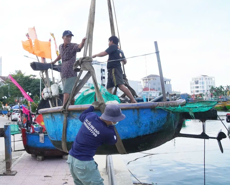 Ứng ph&oacute; b&atilde;o số 13: Kh&aacute;nh H&ograve;a th&agrave;nh lập 9 tổ c&ocirc;ng t&aacute;c- Ảnh 8.