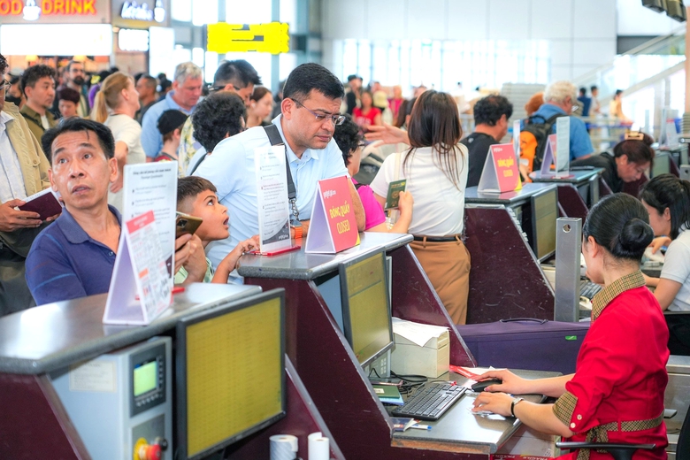 Cải cách, đơn giản hóa thủ tục hành chính trong lĩnh vực hàng không- Ảnh 1. Cải cách, đơn giản hóa thủ tục hành chính trong lĩnh vực hàng không- Ảnh 1.