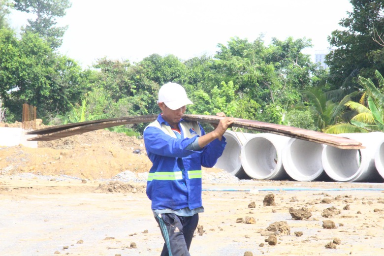 Đồng Nai: Siết tiến độ, nỗ lực thông xe kỹ thuật đường trục trung tâm Trấn Biên đúng hẹn- Ảnh 2. Đồng Nai: Siết tiến độ, nỗ lực thông xe kỹ thuật đường trục trung tâm Trấn Biên đúng hẹn- Ảnh 2.