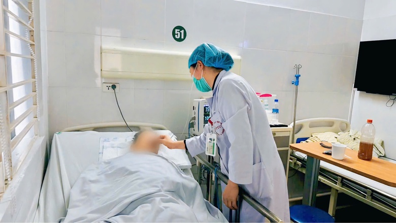 M&ugrave;a lạnh, tăng nguy cơ đột quỵ, vi&ecirc;m phổi nặng ở người cao tuổi- Ảnh 2.