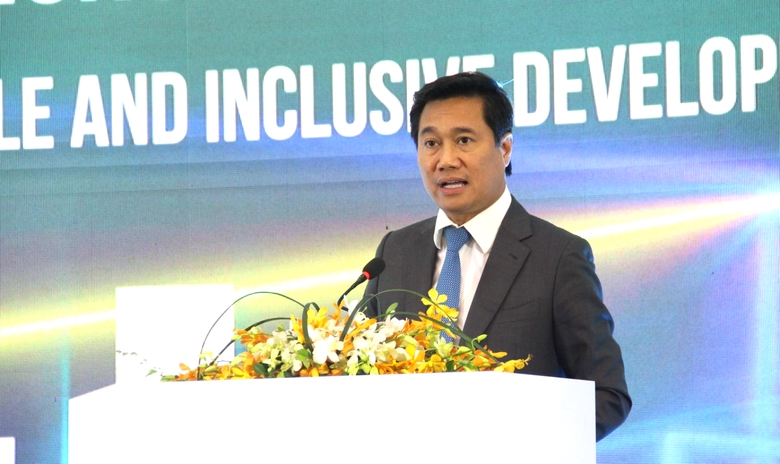 &Ocirc;ng Nguyễn Tường Văn, Thứ trưởng Bộ X&acirc;y dựng ph&aacute;t biểu khai mạc Diễn đ&agrave;n ph&aacute;t triển bền vững đ&ocirc; thị Việt Nam 2025.