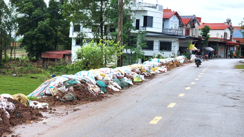 Bắc Ninh c&ocirc;ng bố t&igrave;nh huống khẩn cấp sự cố đ&ecirc; tr&ecirc;n s&ocirc;ng Cầu, s&ocirc;ng Thương- Ảnh 1.