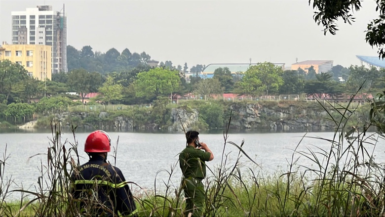 TP.HCM: T&igrave;m kiếm thiếu ni&ecirc;n đuối nước thương t&acirc;m- Ảnh 2.