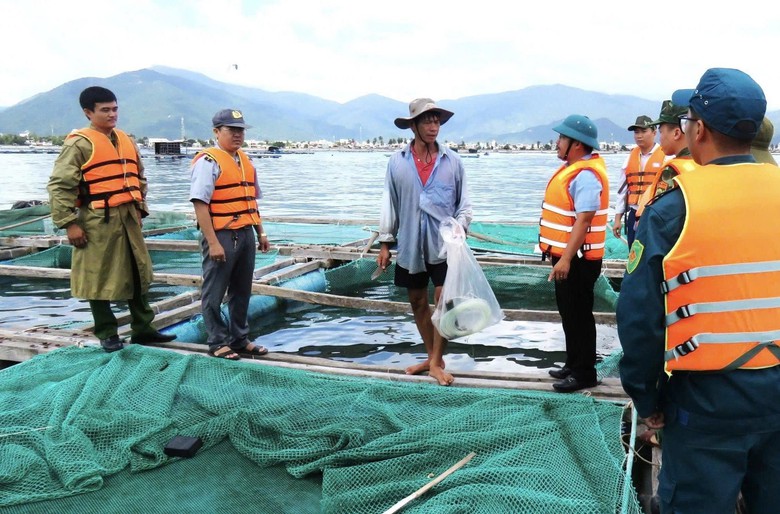 Tin tức mới nhất b&atilde;o số 13: Sạt lở nghi&ecirc;m trọng tại đ&egrave;o T&ocirc; Na tr&ecirc;n QL25- Ảnh 43.