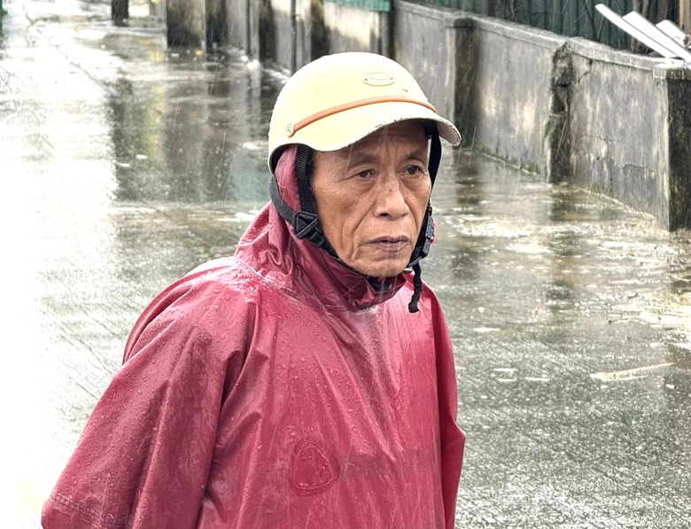 Những người trắng đ&ecirc;m cứu d&acirc;n trong lũ ở H&agrave; Tĩnh- Ảnh 1.