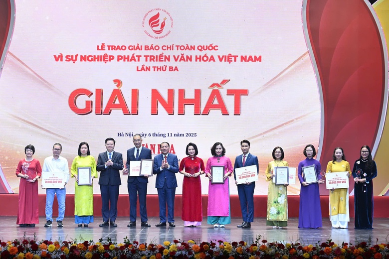 Trao 98 giải thưởng tại Giải Báo chí toàn quốc “Vì sự nghiệp phát triển Văn hóa Việt Nam”- Ảnh 1. Trao 98 giải thưởng tại Giải Báo chí toàn quốc “Vì sự nghiệp phát triển Văn hóa Việt Nam”- Ảnh 1.