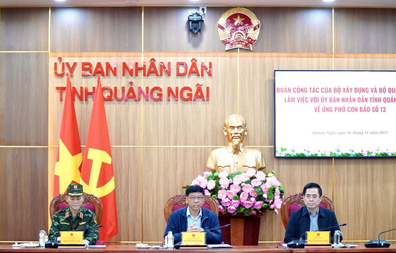 T&agrave;u chở quặng sắt bị sự cố ở Quảng Ng&atilde;i: Cần t&iacute;nh tới t&igrave;nh huống ch&igrave;m t&agrave;u, tr&agrave;n dầu- Ảnh 1.