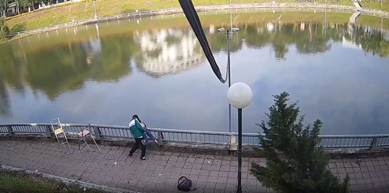 C&ocirc;ng an L&agrave;o Cai th&ocirc;ng tin vụ nam sinh đ&acirc;m bạn rồi hất xuống hồ nước- Ảnh 2.