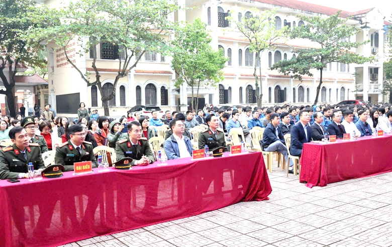 Ninh B&igrave;nh ph&aacute;t động chiến dịch bảo vệ học sinh trước tội phạm mạng- Ảnh 1.