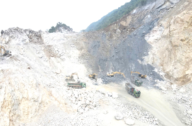 C&ocirc;ng ty Vissai Ninh B&igrave;nh nộp hơn 6,1 tỷ đồng khắc phục vi phạm khai th&aacute;c mỏ đ&aacute; v&ocirc;i- Ảnh 1.