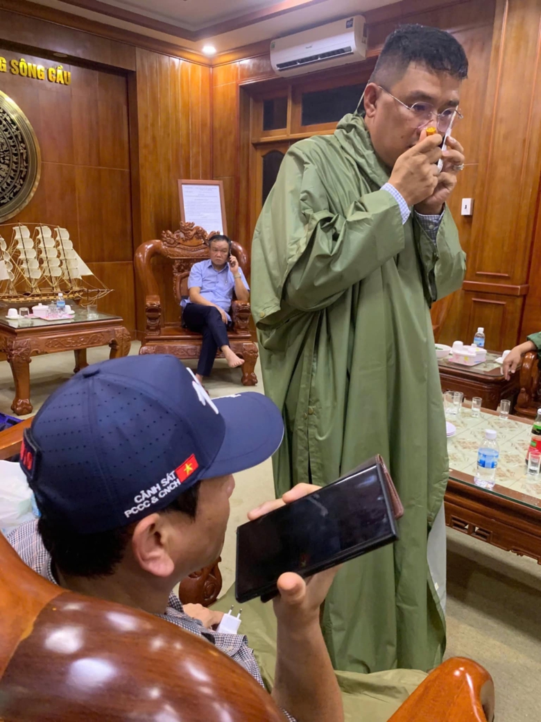 Tin tức mới nhất b&atilde;o số 13: Sạt lở nghi&ecirc;m trọng tại đ&egrave;o T&ocirc; Na tr&ecirc;n QL25- Ảnh 6.