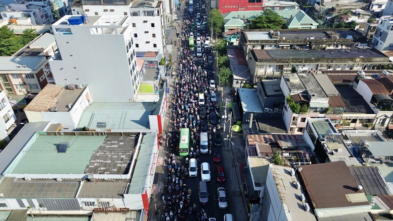 TP.HCM x&uacute;c tiến mở rộng trục H&agrave;ng Xanh - B&igrave;nh Triệu - QL13 để gỡ &ldquo;n&uacute;t thắt&rdquo; giao th&ocirc;ng- Ảnh 1.