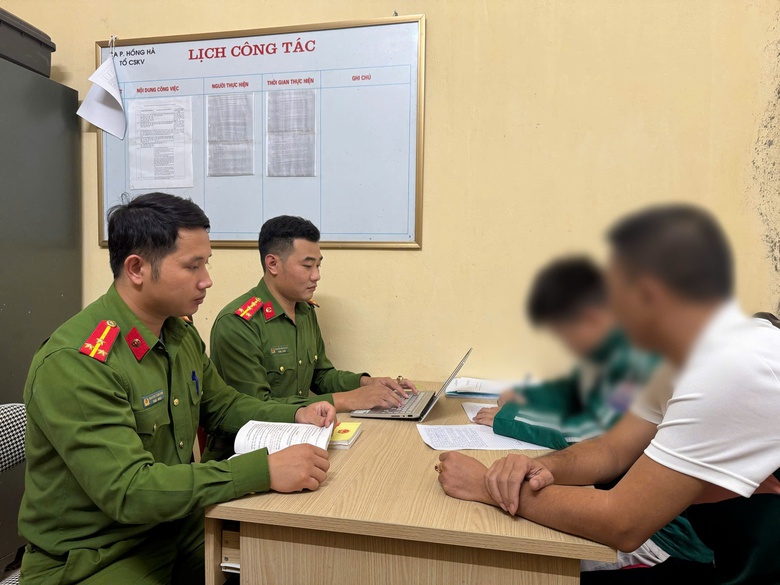 C&ocirc;ng an L&agrave;o Cai th&ocirc;ng tin vụ nam sinh đ&acirc;m bạn rồi hất xuống hồ nước- Ảnh 1.