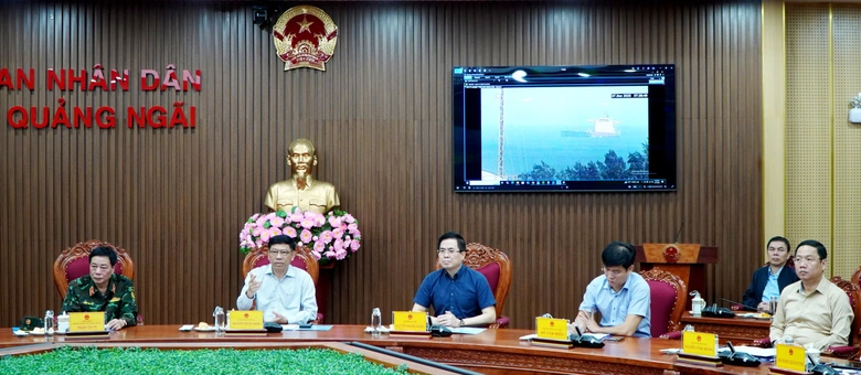 H&uacute;t to&agrave;n bộ dầu, đưa t&agrave;u Star Bueno ra khỏi v&ugrave;ng biển Quảng Ng&atilde;i- Ảnh 1.