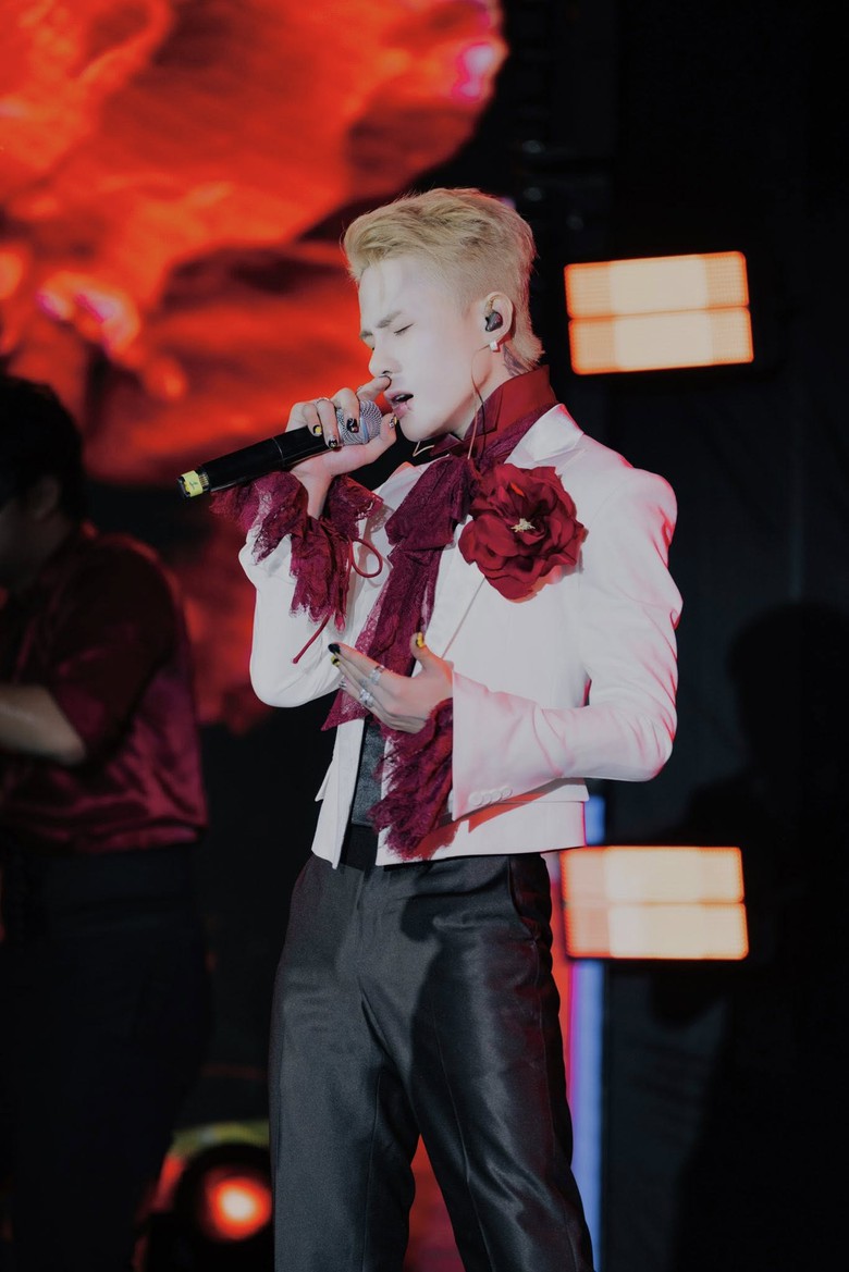 Ca sĩ Jack bị cấm biểu diễn 9 th&aacute;ng v&agrave; phạt 55 triệu đồng- Ảnh 2.