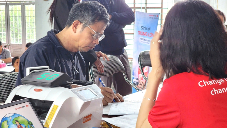 Người dân hồ hởi nhận bồi thường giải phóng mặt bằng sân bay Gia Bình- Ảnh 5. Người dân hồ hởi nhận bồi thường giải phóng mặt bằng sân bay Gia Bình- Ảnh 5.