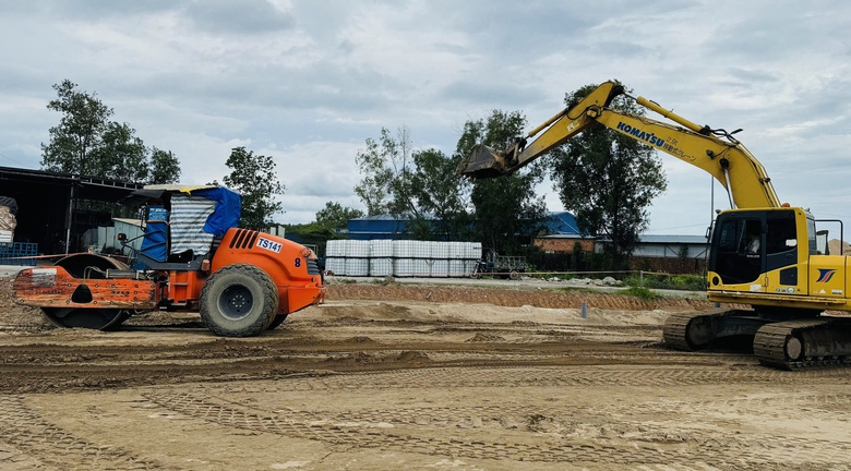 Đồng Nai: Rào chắn 800m đường song hành, phân luồng giao thông phục vụ thi công tuyến 25B- Ảnh 3. Đồng Nai: Rào chắn 800m đường song hành, phân luồng giao thông phục vụ thi công tuyến 25B- Ảnh 3.