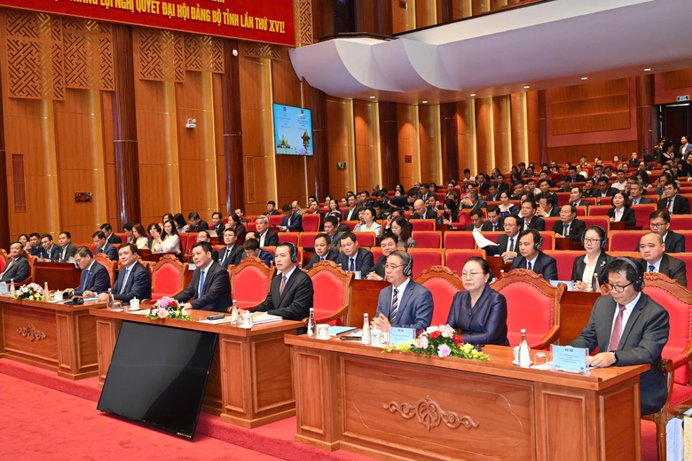 Việt Nam &ndash; L&agrave;o: Mở rộng h&agrave;nh lang thương mại xanh, kết nối hạ tầng bi&ecirc;n giới hiện đại- Ảnh 1.