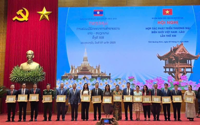 Việt Nam &ndash; L&agrave;o: Mở rộng h&agrave;nh lang thương mại xanh, kết nối hạ tầng bi&ecirc;n giới hiện đại- Ảnh 2.