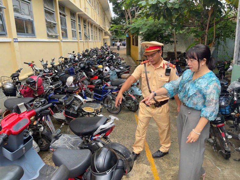 Đắk Lắk: Đồng bộ c&aacute;c giải ph&aacute;p bảo đảm an to&agrave;n giao th&ocirc;ng cho học sinh- Ảnh 2.