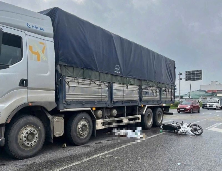 Hải Ph&ograve;ng: Va chạm xe tải ở n&uacute;t giao, 2 thiếu nữ tử vong tại chỗ- Ảnh 1.