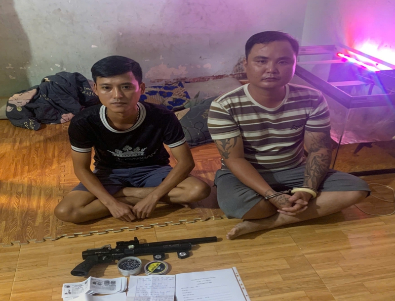 Đồng Nai: Ph&aacute;t hiện s&uacute;ng đạn tại nơi ở của đối tượng cho vay l&atilde;i "cắt cổ"- Ảnh 2.