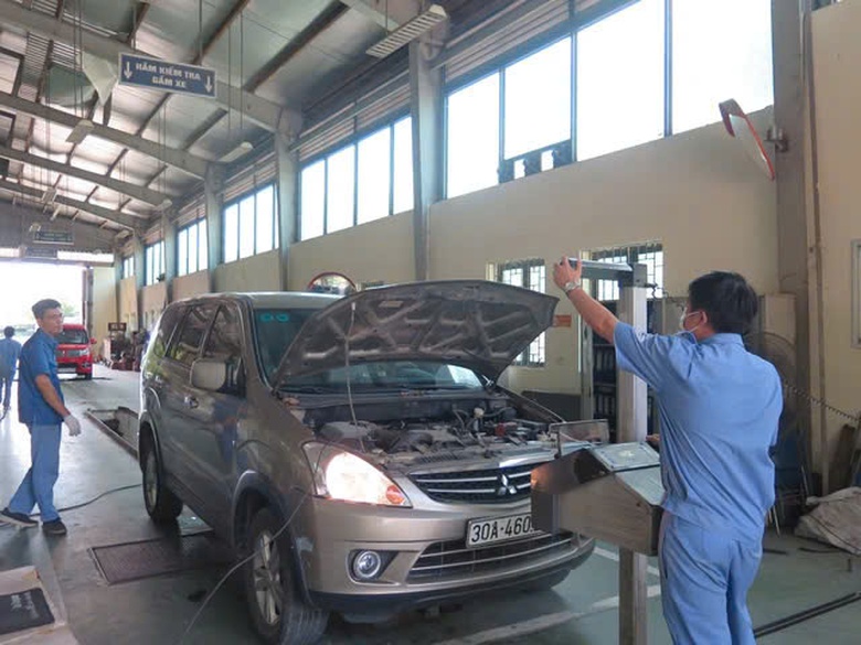 Trung t&acirc;m đăng kiểm được định gi&aacute; dịch vụ: Cần gi&aacute;m s&aacute;t song song với trao quyền?- Ảnh 2.