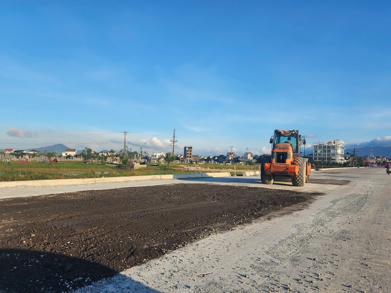 Thi c&ocirc;ng n&acirc;ng cấp quốc lộ 1 qua H&agrave; Tĩnh gặp kh&oacute; do mưa lớn li&ecirc;n tục cả th&aacute;ng - Ảnh 4.