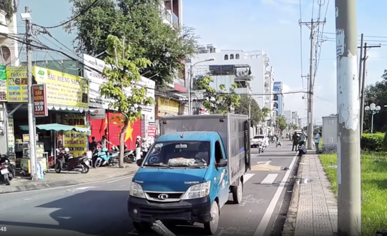 TP.HCM: Đi tập thể dục l&uacute;c rạng s&aacute;ng, người đ&agrave;n &ocirc;ng bị xe tải t&ocirc;ng tử vong- Ảnh 1.