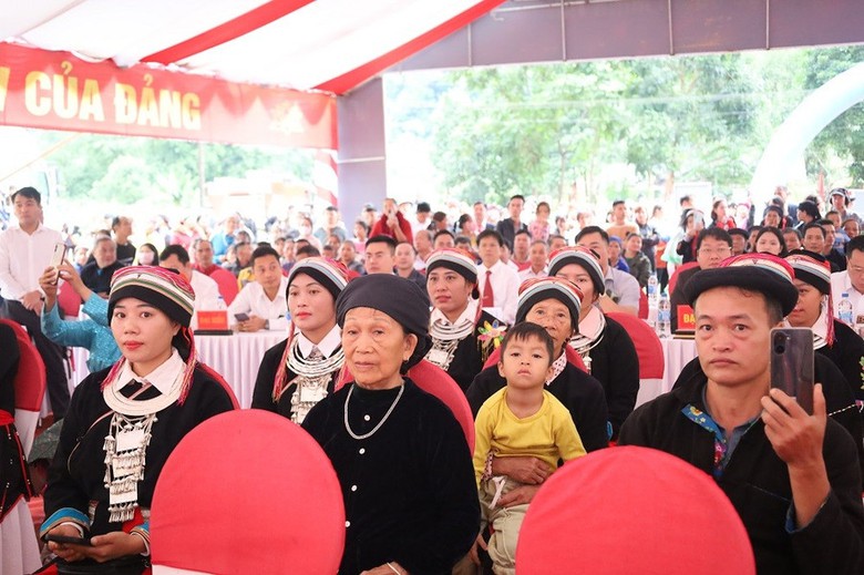 Thủ tướng, c&aacute;c Ph&oacute; thủ tướng, Bộ trưởng dự lễ khởi c&ocirc;ng 72 trường học v&ugrave;ng bi&ecirc;n- Ảnh 6.