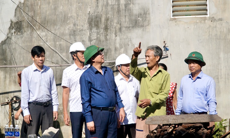 Ph&oacute; Thủ tướng Hồ Quốc Dũng động vi&ecirc;n người d&acirc;n Gia Lai vượt qua hoang t&agrave;n sau b&atilde;o- Ảnh 5.