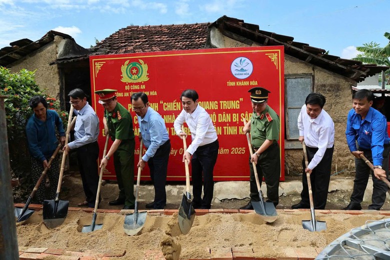 Khởi động &ldquo;Chiến dịch Quang Trung&rdquo; x&acirc;y dựng, sửa chữa nh&agrave; cho đồng b&agrave;o t&acirc;m lũ miền Trung- Ảnh 4.